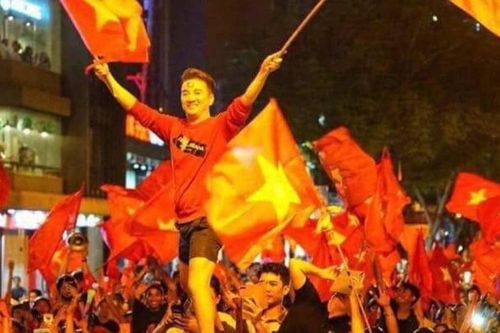 Sao Việt sôi nổi ăn mừng chiến thắng của đội tuyển U23 Việt Nam trước Malaysia