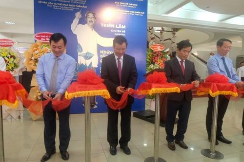 Thừa Thiên Huế: Khai mạc triển lãm 'Những tấm gương bình dị mà cao quý'