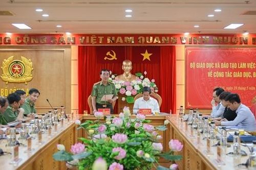 Tăng cường công tác phối hợp giữa Bộ Giáo dục & Đào tạo với Bộ Công an