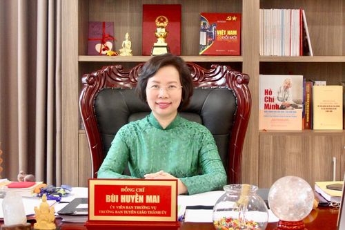Phát huy vai trò nêu gương trong học tập và làm theo Bác