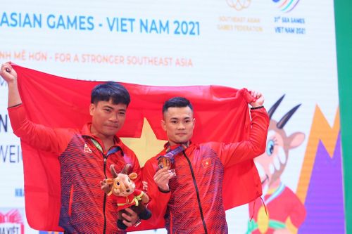 Tấm Huy chương vàng ấm tình cảm thầy trò, người thân