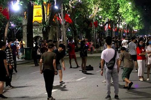 Từ 27/5, người tham gia hoạt động phố đi bộ hồ Hoàn Kiếm không được làm 16 việc này