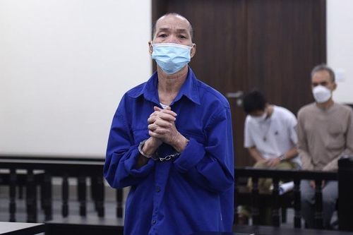 Đâm, chém vợ chồng anh trai vì nghi bị chiếm lối đi chung