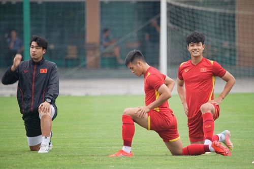 Buổi tập chỉ có 7 cầu thủ của U23 Việt Nam khi tới Hà Nội