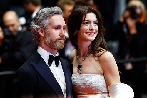 Khán giả vỗ tay 7 phút sau khi xem phim của Anne Hathaway
