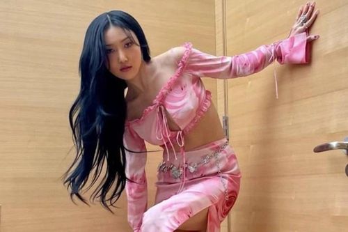 Hwasa không còn mặc luộm thuộm