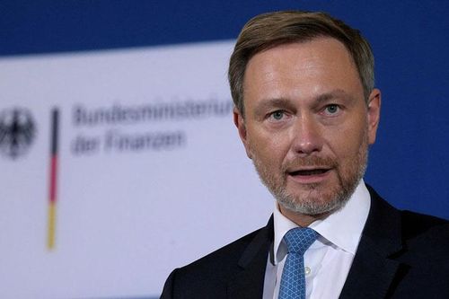 Đức cam kết viện trợ không hoàn lại 1 tỷ euro cho Ukraine