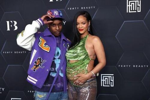Rihanna và A$AP Rocky đón con đầu lòng