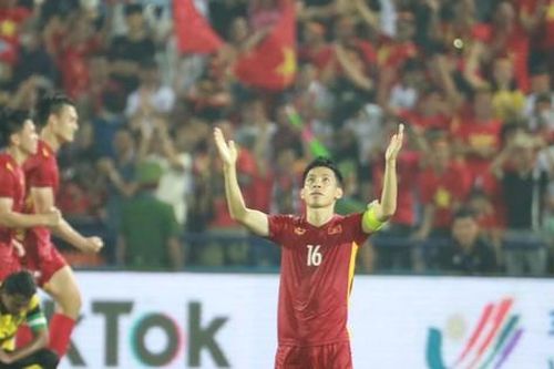 Chạy bở hơi tai lại phải thử doping, Hùng Dũng chỉ biết than với vợ