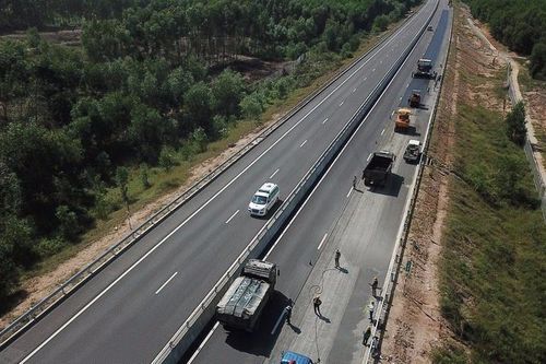 Cao tốc hơn 34.000 tỷ hư hỏng, nhà thầu chưa chịu sửa?