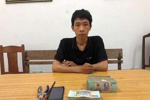 Đột nhập cửa hàng đặc sản trộm két sắt bên trong có 300 triệu đồng