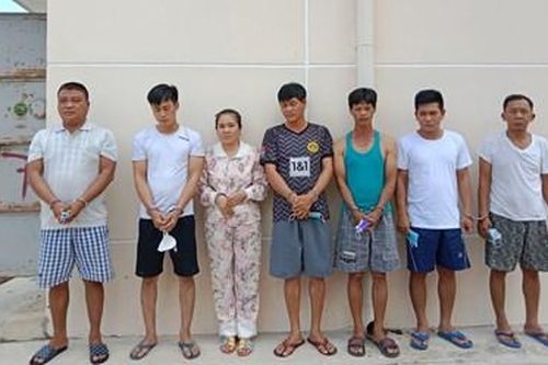 Đột kích sòng bạc 'bí ẩn' giữa vườn xoài