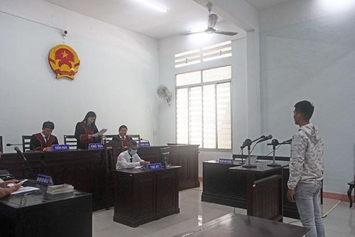 Vào tù vì giúp bạn đi đánh người