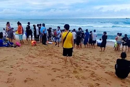 Rủ nhau tắm biển, hai thiếu niên chết đuối