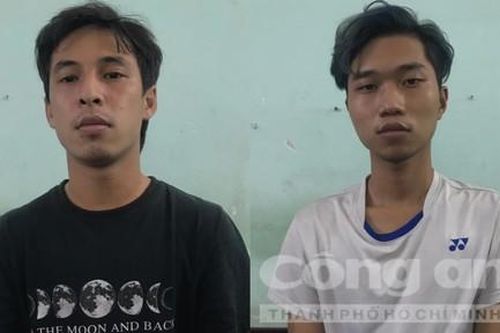 Bắt 2 nam sinh viên gí dao, cướp tài sản nữ sinh ở TPHCM