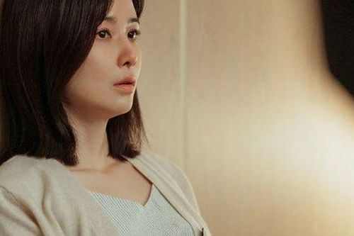 Éo le tình nhân của mẹ chồng là người yêu cũ của con dâu