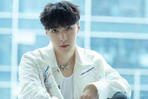 Trương Nghệ Hưng bị xóa tên khỏi nhóm EXO
