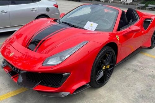 'Đập thùng' Ferrari 488 Pista Spider hơn 30 tỷ đồng cập cảng Đà Nẵng