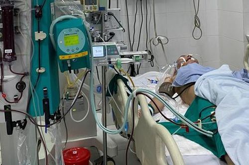 Người đàn ông suýt mất mạng, phải lọc máu liên tục do uống rượu