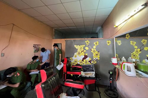 Người đàn ông tử vong trong quán massage