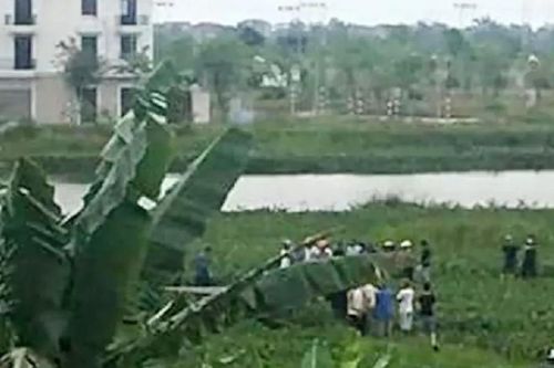 Bàng hoàng phát hiện thi thể mẹ và con trai nổi trên sông