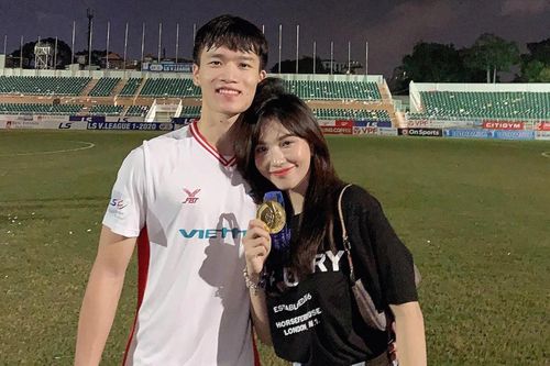 Vợ, bạn gái của các cầu thủ U23 Việt Nam