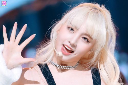 Nhóm nữ thế hệ 4 nào đang chiếm lĩnh Kpop?