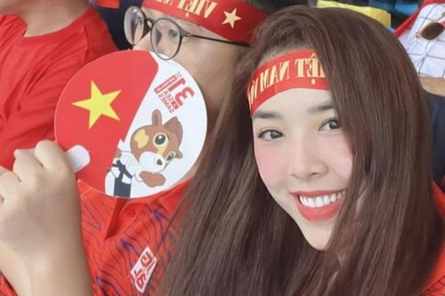 Á hậu Việt Nam mua 15 triệu/cặp vé ra sân Mỹ Đình xem chung kết