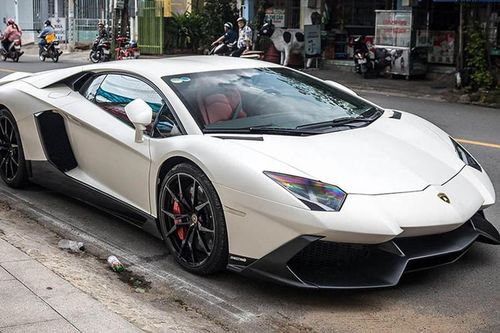 Chiếc Lamborghini Aventador LP700-4 độ khủng về 'làm dâu' xứ Huế