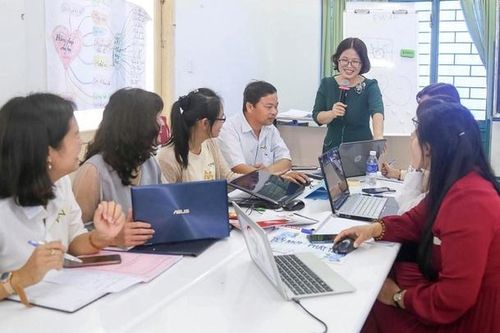 Đào tạo giáo viên: Việc phải làm hàng ngày và liên tục