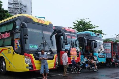 Giá xăng dầu tăng kỷ lục: Doanh nghiệp vận tải chưa kịp 'ngoi' lên đã tiếp tục 'chìm'