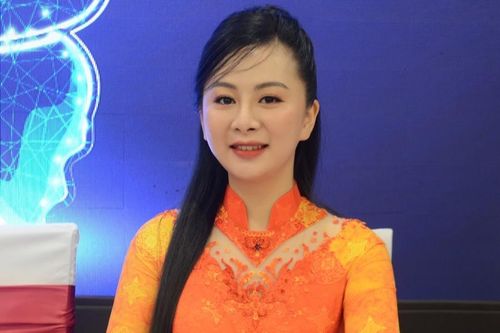 Vũ Thảo Giang chia sẻ tình yêu áo dài cùng thế hệ GenZ