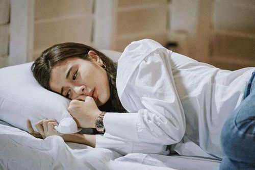 Tân hôn chồng bỗng biến mất, đêm gặp lại sau 3 năm tôi thẫn thờ nhìn món quà anh tặng