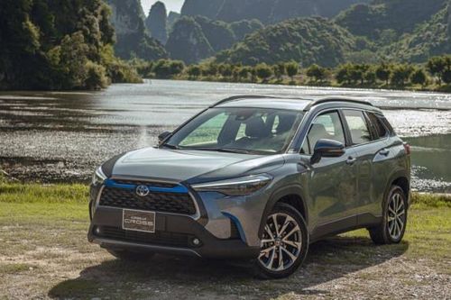 Xe nhập khẩu Toyota bán chạy bất ngờ dù không được giảm phí trước bạ