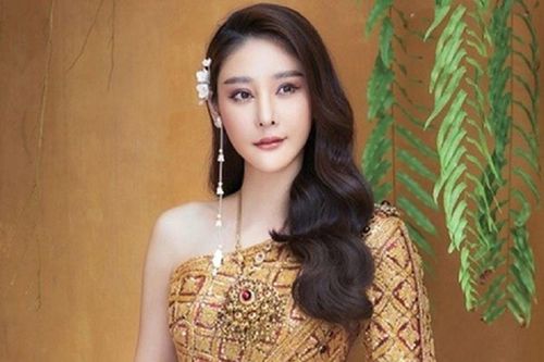 Facebook của cố diễn viên Chiếc lá cuốn bay bất ngờ đăng ảnh kèm dòng trạng thái kỳ lạ