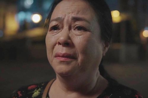 Thương Ngày Nắng Về: Lộ clip 'nóng' của cậu Vượng, nhà bà Nga sắp có biến lớn?