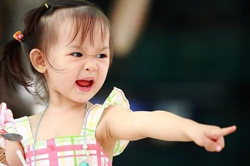 6 biểu hiện của 1 đứa trẻ hư