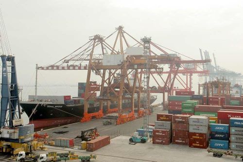 Giá cước vận chuyển container khu vực Đông Nam Á tiếp tục giảm