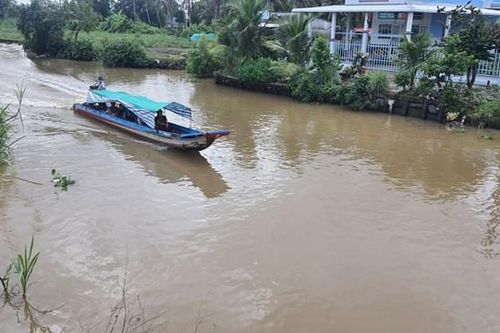 Chủ tịch UBND tỉnh Bạc Liêu chỉ đạo cấm tàu hoạt động chui gây 'sạt lở nghiêm trọng bờ kênh'