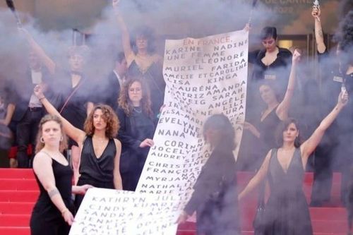 12 phụ nữ gây náo loạn thảm đỏ Liên hoan phim Cannes 2022