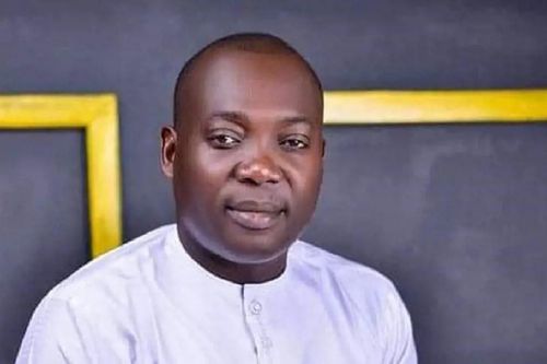 Quan chức Nigeria bị cắt đầu trong công viên