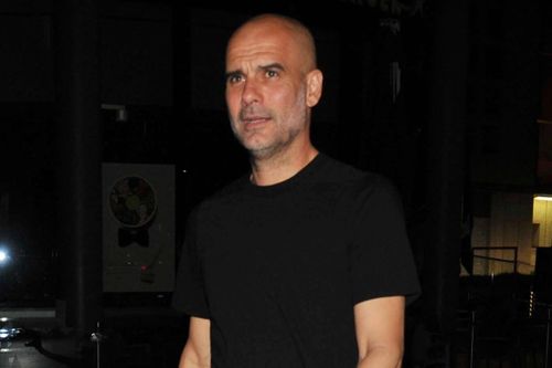 Pep cùng dàn sao Man City ăn mừng chức vô địch thâu đêm