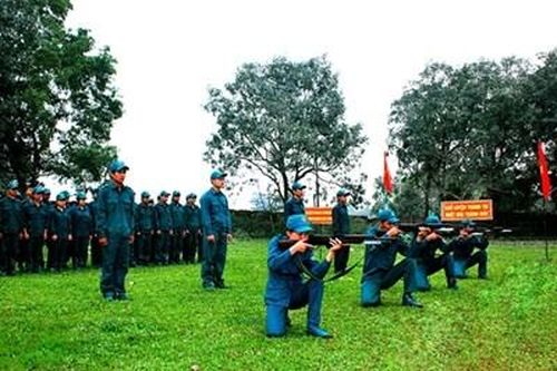 Tiếp sức 'sao vuông' huấn luyện