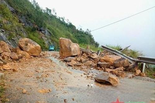 Lai Châu: Mưa lớn khiến nhiều tuyến đường bị sạt lở