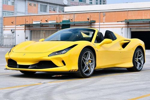 Tiền nhiều để mà làm gì? 'Qua' Vũ lại tậu Ferrari F8 Spider 25 tỷ