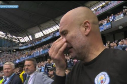 Pep Guardiola bật khóc khi Man City vô địch, Ngoại hạng Anh chia tay 3 đội