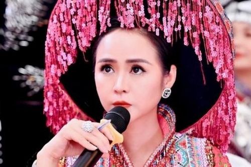 Chủ tịch HWLN Bùi Thanh Hương tạo ấn tượng đẹp tại cuộc thi Miss Photo Cao Bằng