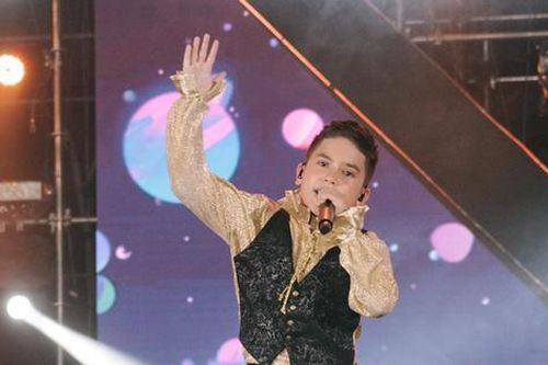 'Nhá hàng' 2 ca khúc tự sáng tác, rapper nhí khiến 30.000 khán giả choáng ngợp