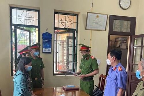 Hà Nam: Kiểm soát viên tài chính bưu điện tất toán khống 28 sổ tiết kiệm của khách