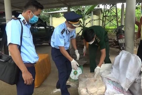 Bí mật trong các thùng xốp gần biên giới Việt – Lào lúc rạng sáng